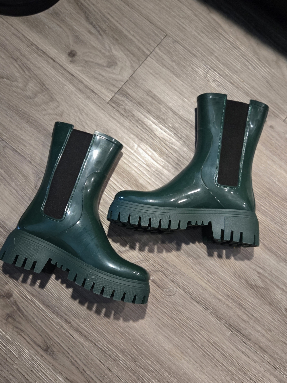 Women’s Dark Green Chelsea Rain Boots
